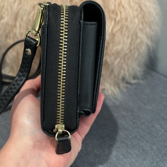 GUC Black Crossbody/Wrislet - Picture 7 of 9